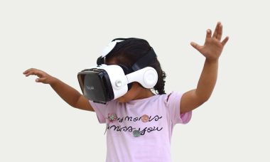 augmented-virtual-reality-in-the-classroom.jpg