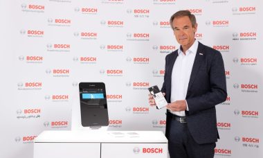 bosch-ceo_volkmar-denner_covid-19-schnelltest_vivalytic_37122x4005-kv_img_w1280.jpg